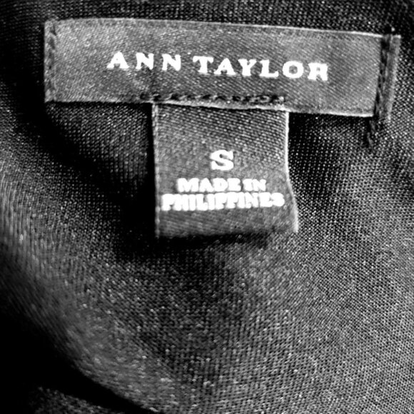 Ann Taylor Women’s Black Slip Lined Short Sleeve Split Back Blouse - Size Small - Picture 2 of 14